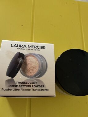 laura mercier Translucent Loose Setting Powder - Light Beige Jar